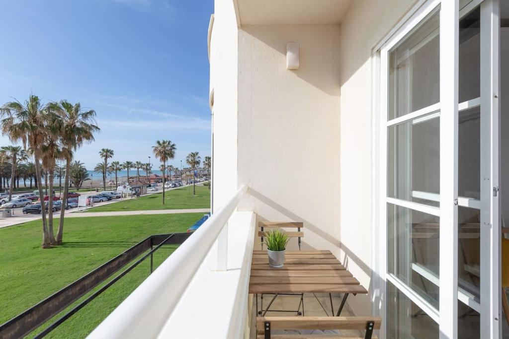 Eden Costa Lago Primera Linea De Mar Торемолинос Екстериор снимка