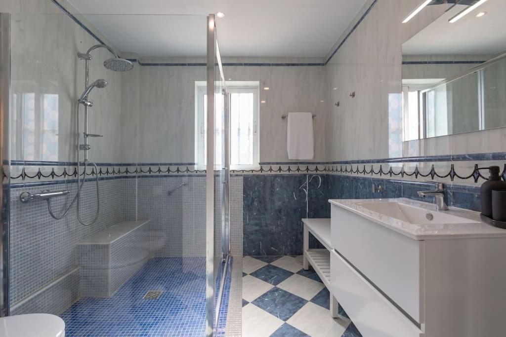 Eden Costa Lago Primera Linea De Mar Торемолинос Екстериор снимка