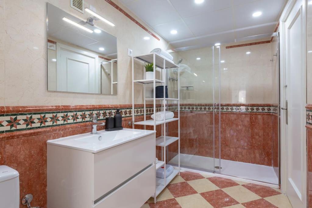 Eden Costa Lago Primera Linea De Mar Торемолинос Екстериор снимка