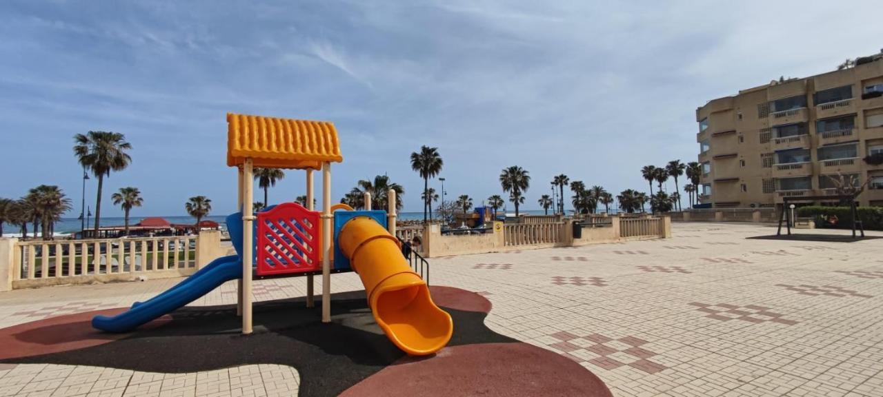 Eden Costa Lago Primera Linea De Mar Торемолинос Екстериор снимка